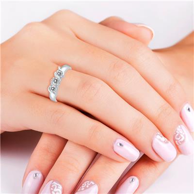 1/2 Carat TW 3 Stone S Groove Diamond Band in 10K White Gold